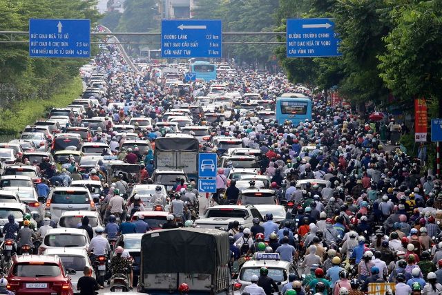 Giờ cao điểm luôn là nỗi ám ảnh của nhiều tài xế