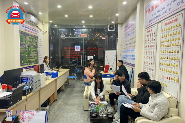 Đăng ký học và thi mọi lúc – linh hoạt, tiện lợi, không gò bó