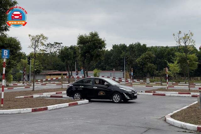 Thực hành sa hình bài bản, đúng chuẩn thi sát hạch