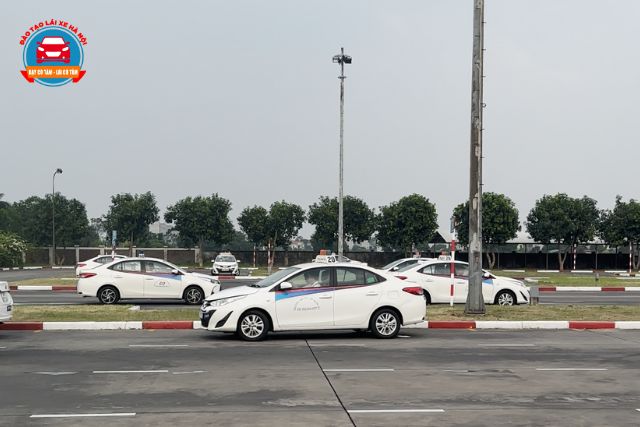 Học viên có thể yên tâm làm theo quy trình thi thực hành bằng lái xe B của Trung Tâm