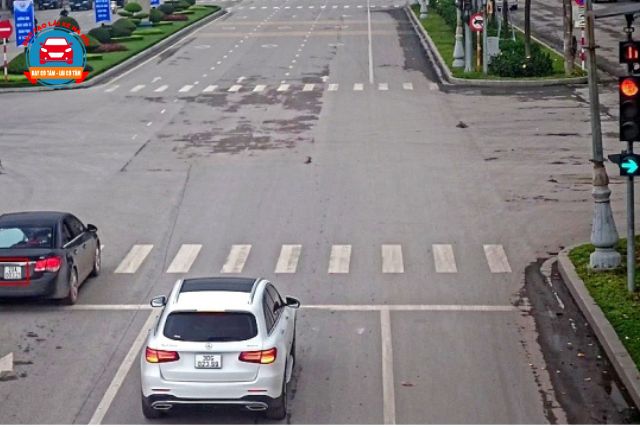 Các lỗi không tuân thủ tín hiệu của đèn giao thông có thể bị trừ tới 4 điểm trên GPLX