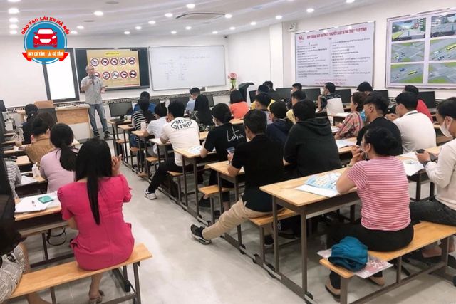 Học viên cần đi học nghiêm túc đủ thời gian quy định mới được tốt nghiệp