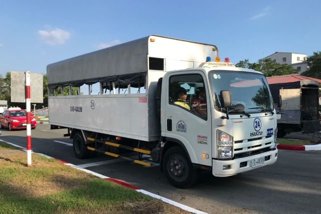 Không cần kinh nghiệm lái xe khi bắt đầu đăng ký học giấy phép lái xe hạng C1